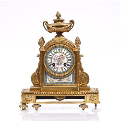 Lot 130 - A 19th Century French mantel clock