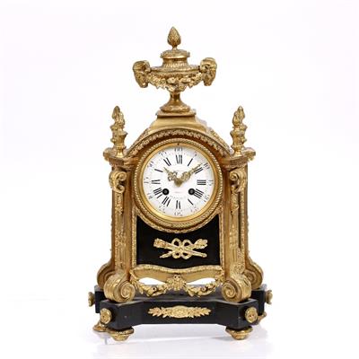 Lot 131 - A 19th Century French mantel clock