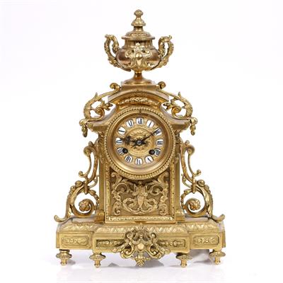 Lot 132 - A 19th Century French mantel clock