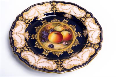 Lot 264 - A Royal Worcester cobalt fruit/dessert service