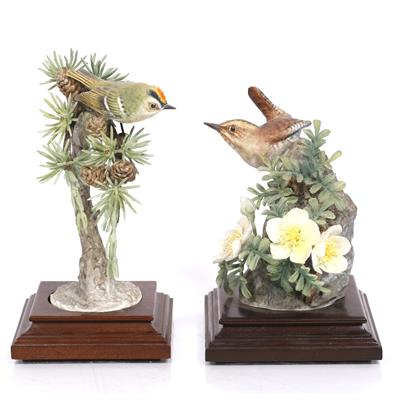 Lot 293 - A Royal Worcester model 'Gold Crest'