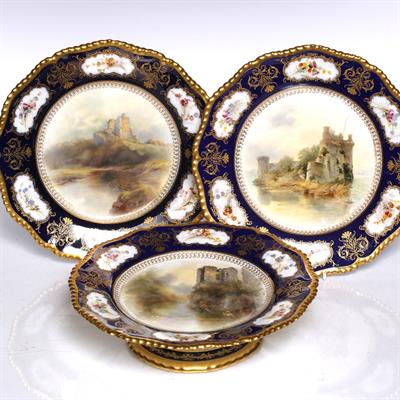 Lot 298 - A Royal Worcester cabinet plate