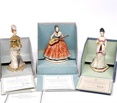 Lot 305 - A collection of ten Royal Worcester figures