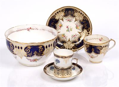 Lot 326 - A Paragon six piece silver mounted coffee set