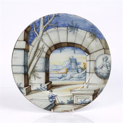 Lot 340 - An Italian Maiolica dish