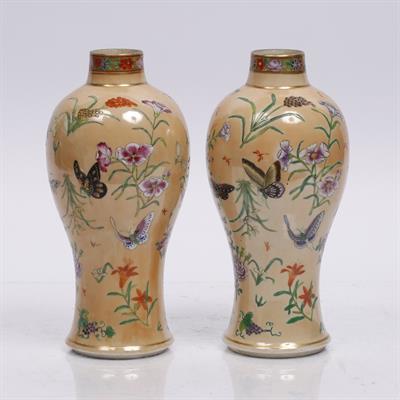 Lot 366 - A pair of Chinese Canton baluster vases
