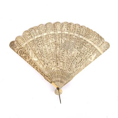 Lot 395 - A Chinese Canton ivory filigree fan