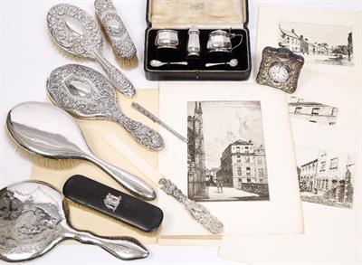 Lot 407 - A collection of miscellaneous silverware