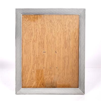 Lot 431 - A silver photo frame