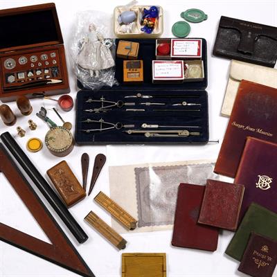 Lot 443 - A collection of miscellaneous