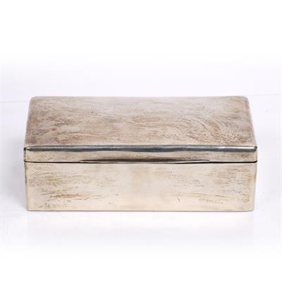 Lot 461 - A silver cigarette box