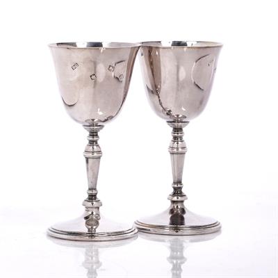 Lot 462 - A pair of modern silver goblets