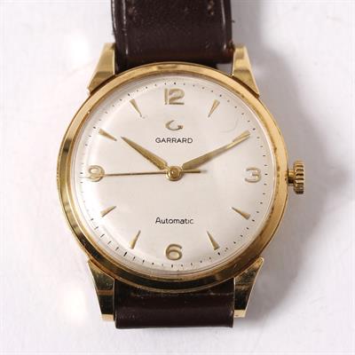 Lot 483 - A gentlemen's Garrard 18ct gold wrist watch