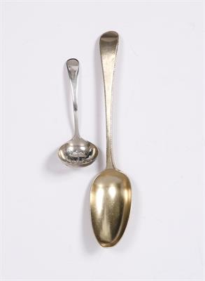 Lot 486 - A Georgian silver gilt feather edge tablespoon