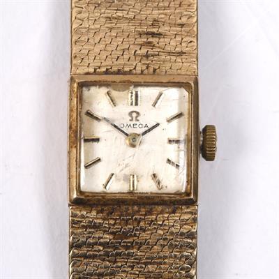 Lot 495 - A ladies 9ct gold Omega wrist watch