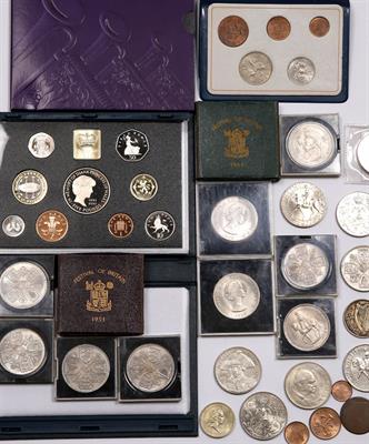 Lot 496 - A collection of various proof decimal coinage