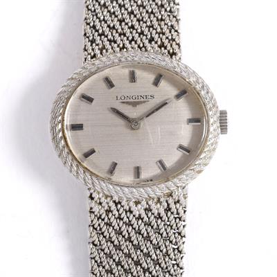 Lot 498 - A ladies 18ct white gold wrist watch