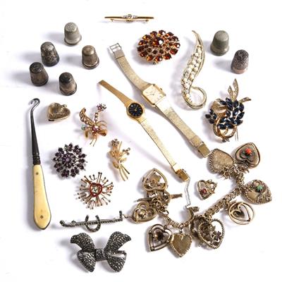 Lot 500 - A collection of miscellaneous costume jewelry