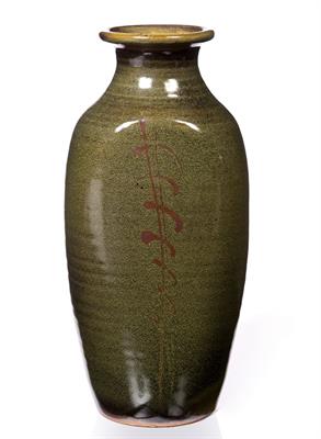 Lot 308 - Ray Finch (1914-2012) at Winchcombe Pottery