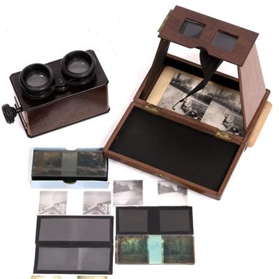 Lot 10 - A LATE 19TH CENTURY FRENCH STEREOSCOPIC VIEWER