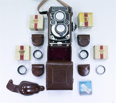 Lot 50 - A ROLLEIFLEX GERMAN FILM CAMERA