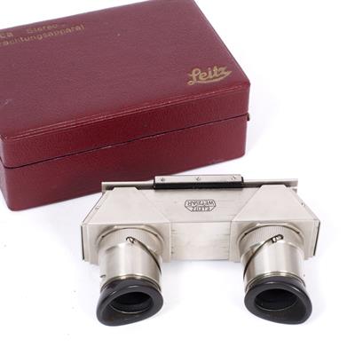 Lot 55 - E. LEITZ LEICA STEREO-BETRACHTUNGSAPPARAT STEREO VIEWING APPARATUS