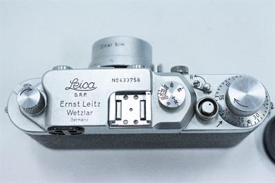 Lot 57 - A 1940'S LEICA IIIC CAMERA