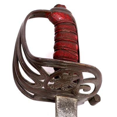 Lot 94 - AN OFFICER'S DRESS SWORD