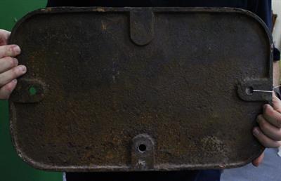 Lot 128 - A GWR CAST LOCOMOTIVE CABSIDE PLATE 'GWR 83'