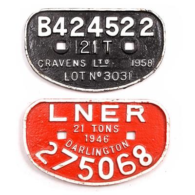 Lot 134 - A MID 20TH CENTURY LNER CAST METAL WAGON PLATE