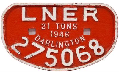 Lot 134 - A MID 20TH CENTURY LNER CAST METAL WAGON PLATE