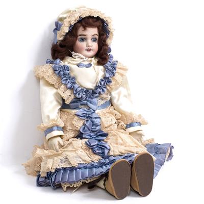 Lot 190 - AN ANTIQUE 'A LANTRNIER ET CIE' BISQUE HEADED DOLL