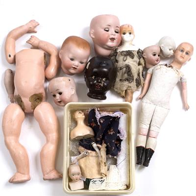 Lot 201 - A COLLECTION OF VARIOUS BISQUE DOLLS HEAD