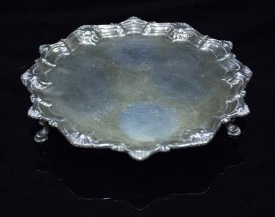 Lot 408 - A SILVER SALVER