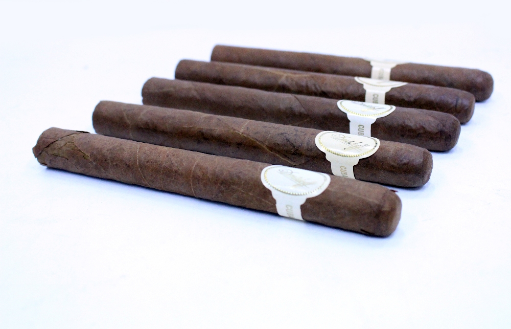 Lot 483 - FIVE DAVIDOFF CUBAN CIGARS