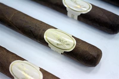 Lot 483 - FIVE DAVIDOFF CUBAN CIGARS