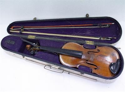 Lot 496 - AN OLD VIOLIN