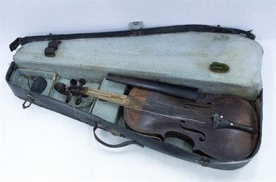 Lot 496 - AN OLD VIOLIN