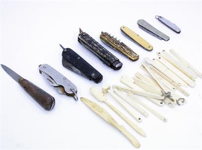 Lot 498 - A GROUP OF EIGHT VARIOUS PENKNIVES