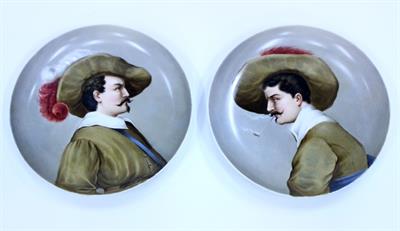 Lot 535 - A PAIR OF LATE 19TH CENTURY VIENNA STYLE PORCELAIN PLATES