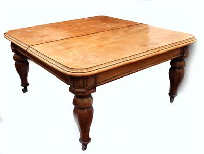 Lot 565 - A 19TH CENTURY MAHOGANY EXTENDING DINING TABLE