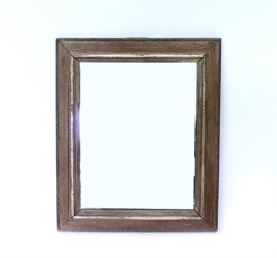 Lot 606 - AN EARLY 20TH CENTURY PINE FRAMED WALL MIRROR