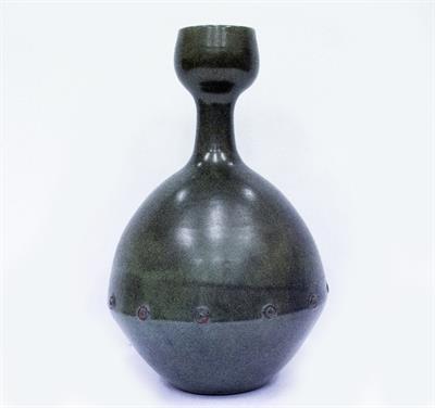 Lot 629 - A STUDIO POTTERY GREEN GLAZED BOTTLE VASE