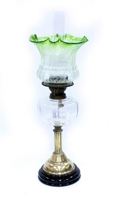 Lot 640 - A LATE VICTORIAN OIL LAMP