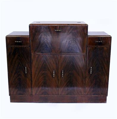 Lot 722 - A MID 20TH CENTURY MAHOGANY COCKTAIL CABINET