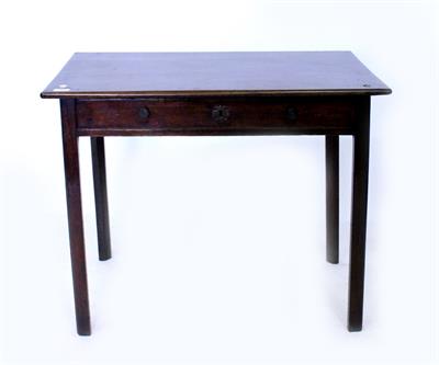 Lot 727 - A GEORGIAN MAHOGANY SIDE TABLE