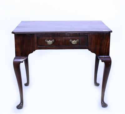 Lot 765 - A GEORGE II MAHOGANY LOWBOY