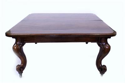 Lot 844 - A LARGE 19TH CENTURY MAHOGANY EXTENDABLE DINING TABLE