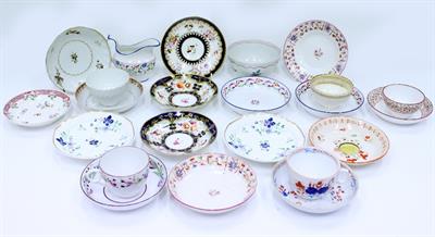 Lot 847 - A COLLECTION OF MID TO LATE 18TH CENTURY PORCELAIN TEA BOWLS