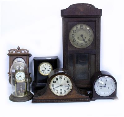 Lot 854 - A COLLECTION OF CLOCKS